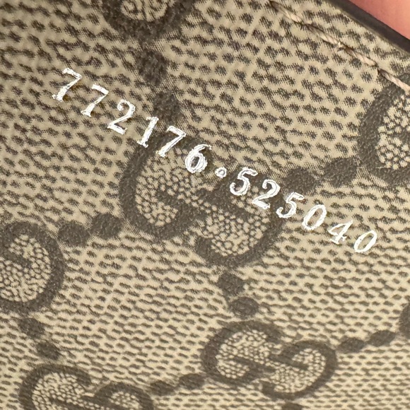 GUCCI LARGE TOTE BAG WITH GUCCI PRINT - Picture 7 of 12